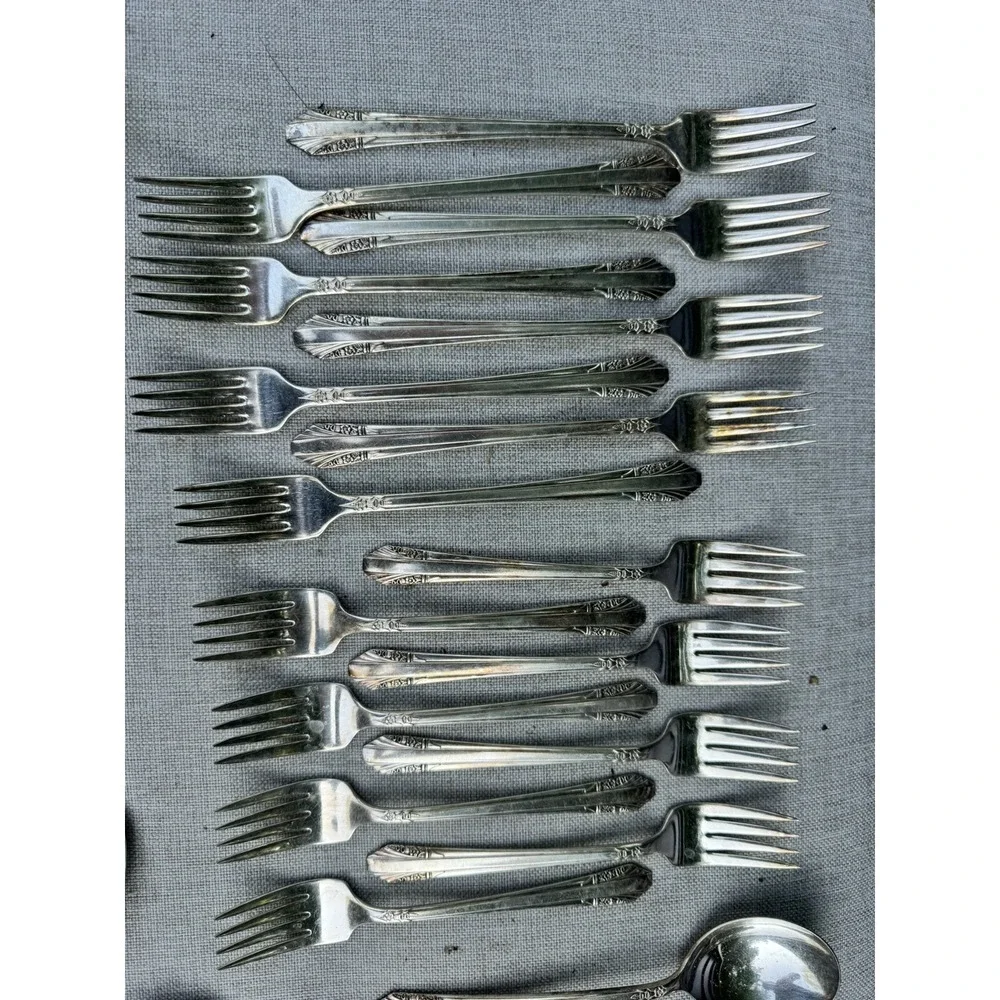 Rogers & Bro XII Sectional IS - Silverplate Flatware - PICARDY 57 Pieces